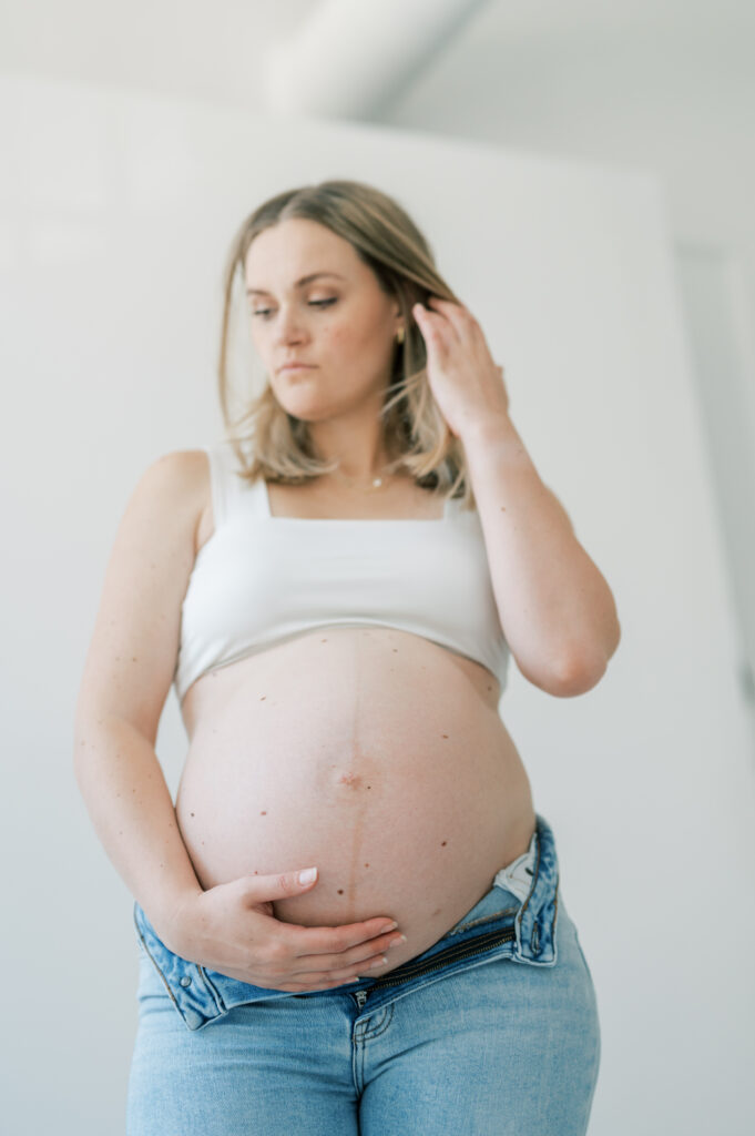 studio maternity photos