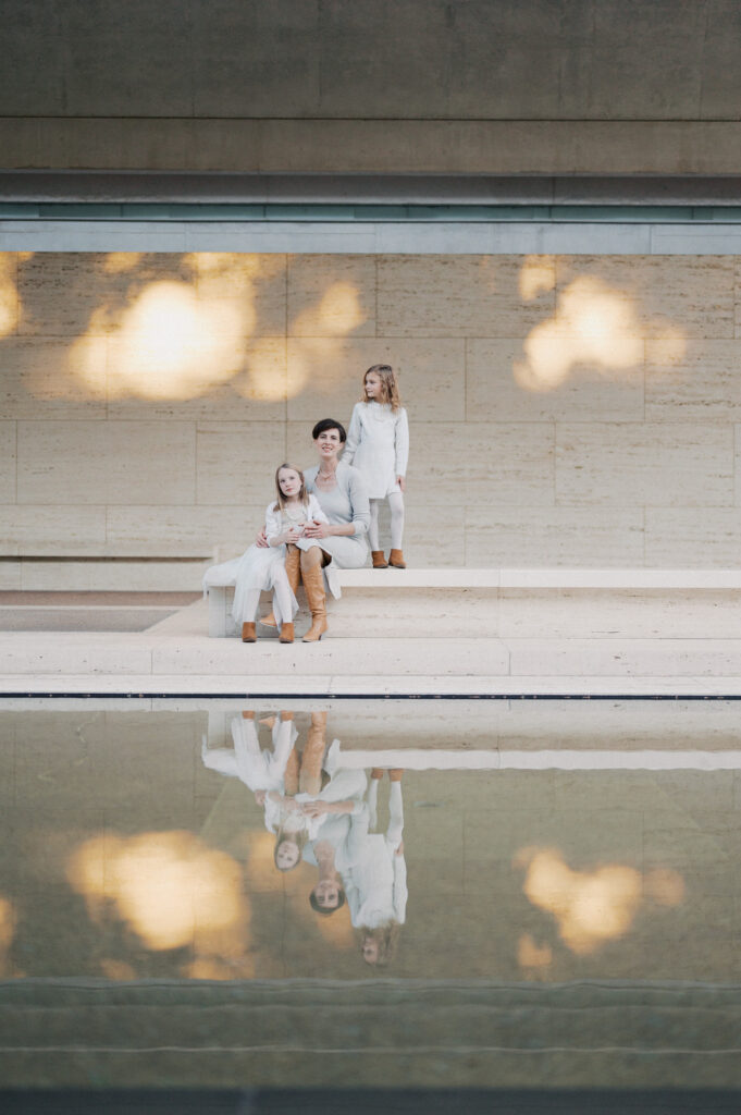 fort worth locations for fall family photos, kimbell art museum