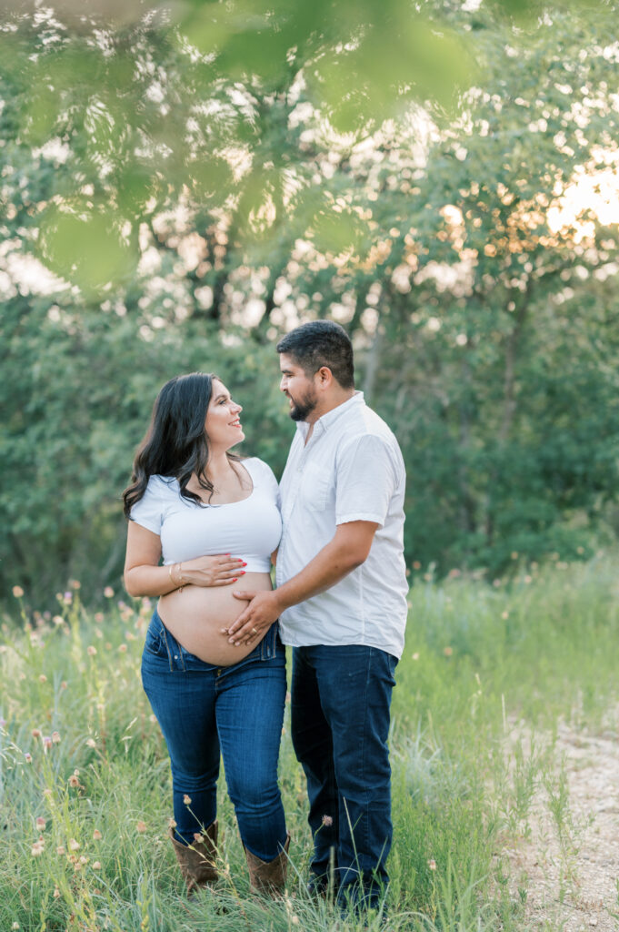 maternity photography session in fort worth