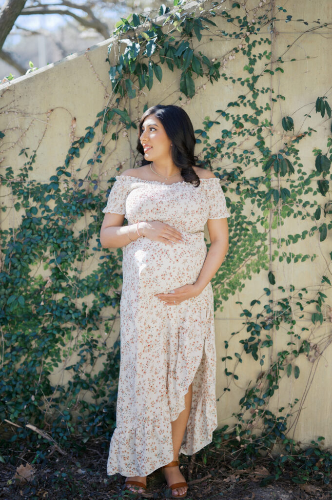 maternity photos in dallas prather park