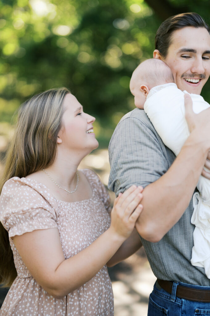 newborn photos in fort worth at botanic garden
