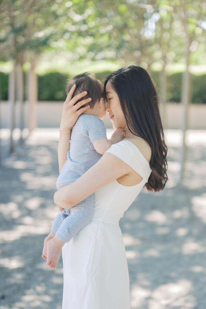 family photos in fort worth at the kimbell art museum