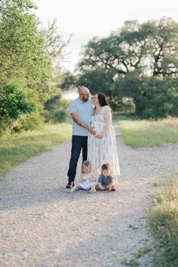 maternity family session in fort worth