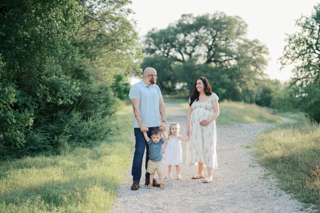 maternity family session in fort worth