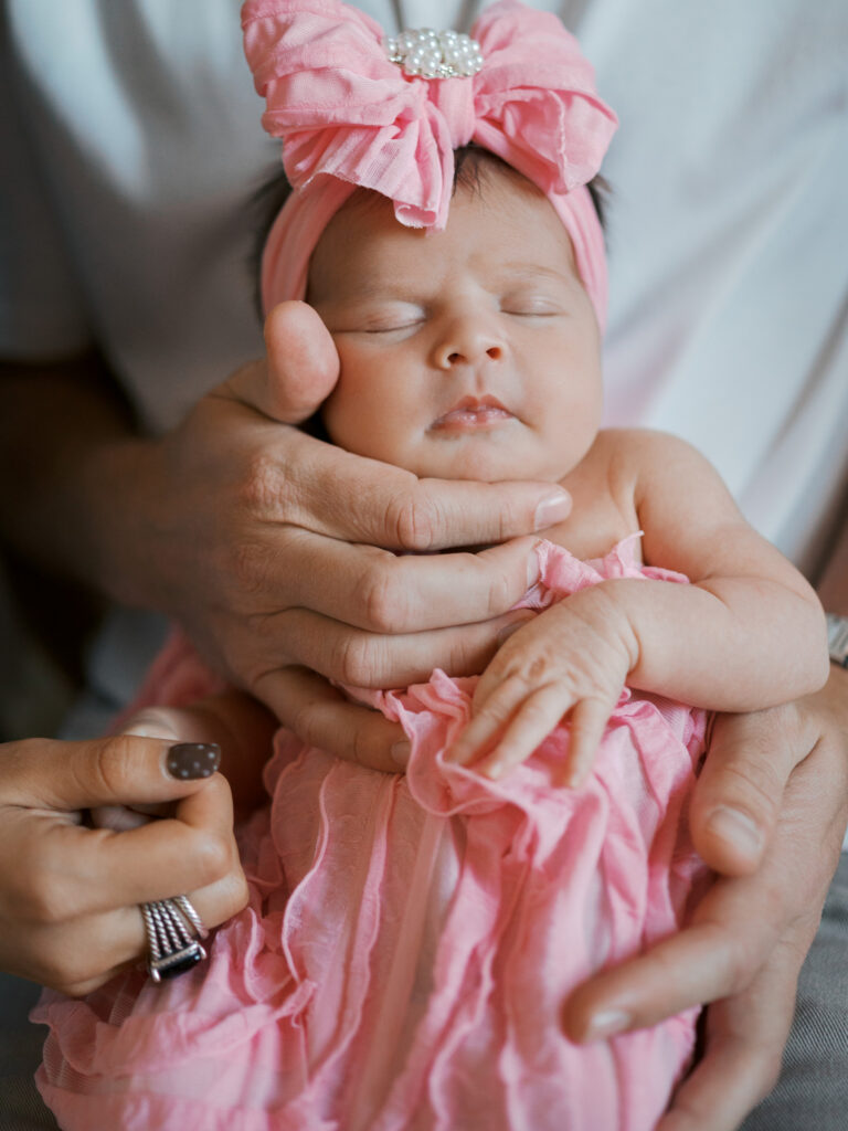 lifestyle newborn photos in dfw
