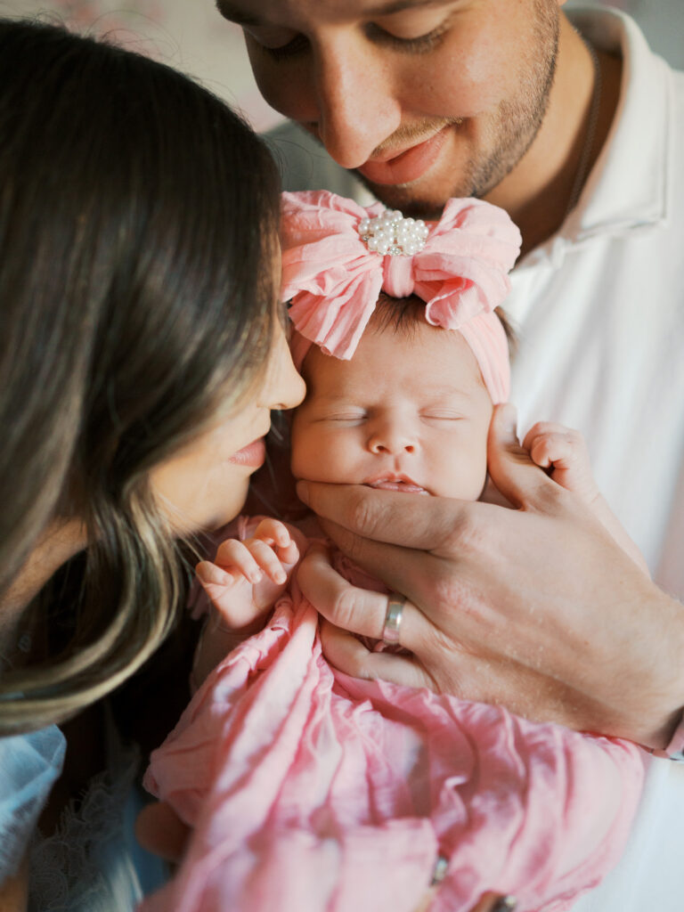 lifestyle newborn photos in dfw