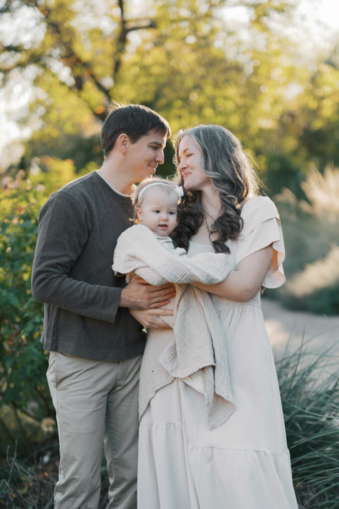 family portrait at the fort worth botanic garden