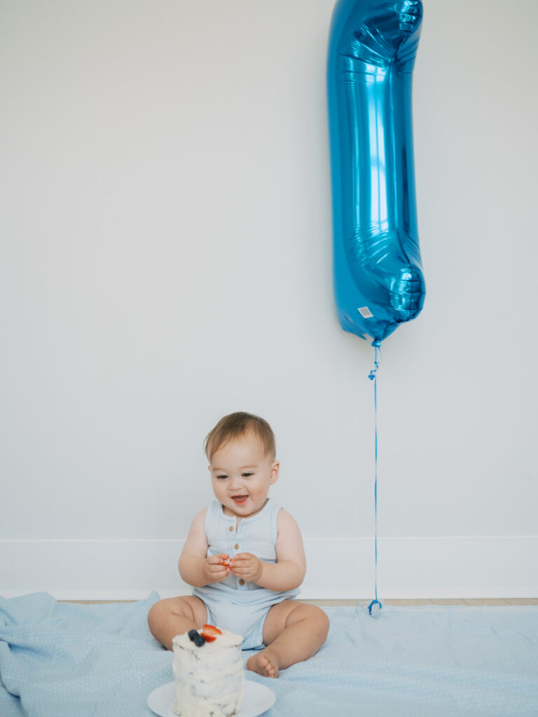 argyle family photographer, one year photos at home