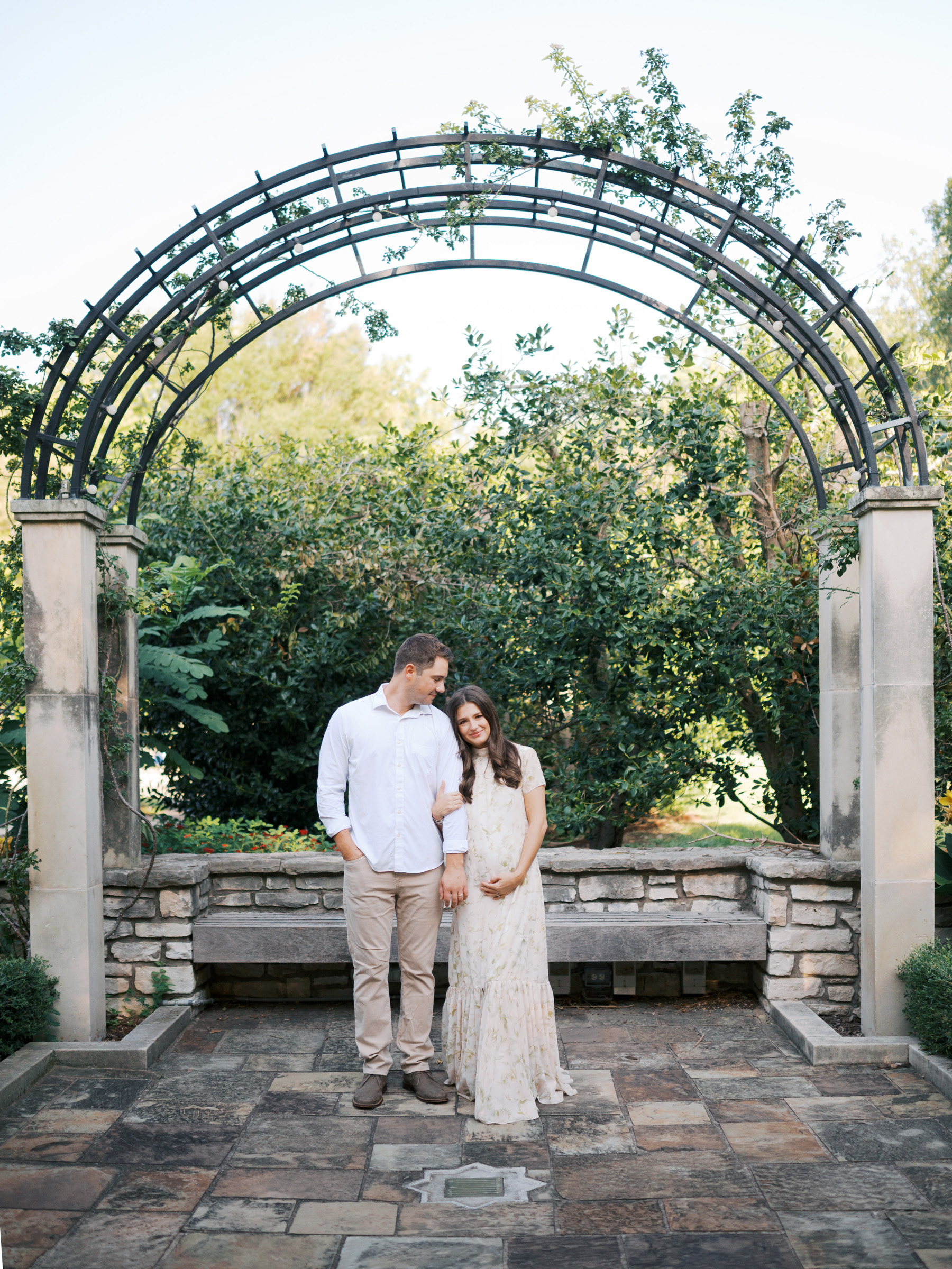 pregnancy announcement photographer in fort worth