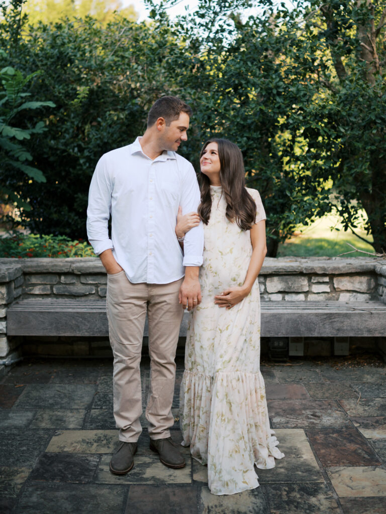 pregnancy announcement photographer in fort worth