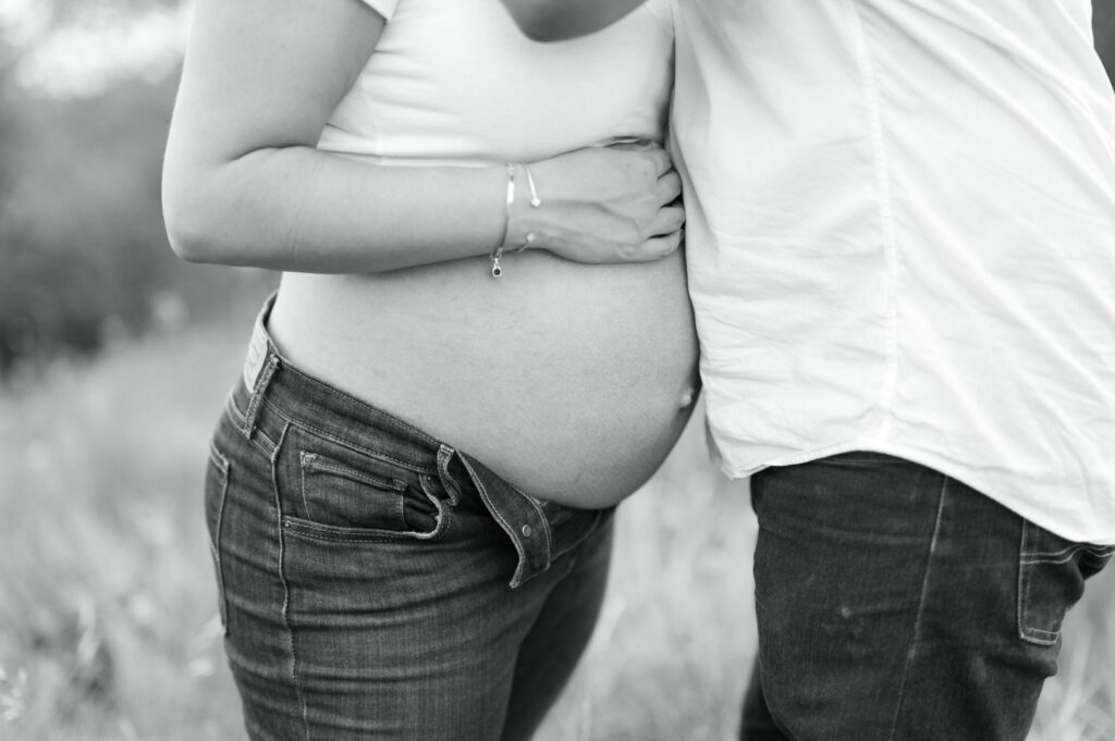 maternity photography session in fort worth