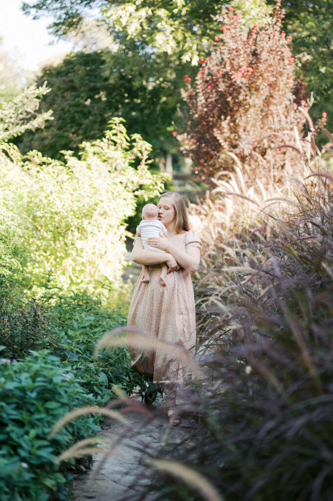 newborn family photos at the fort worth botanic garden
