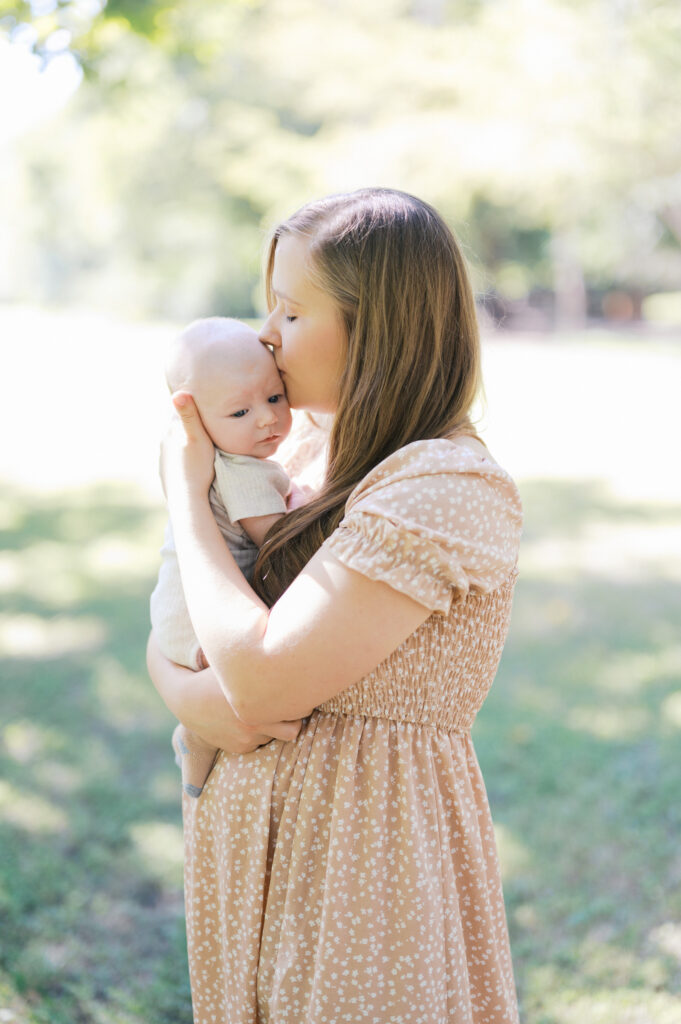 newborn family photos at the fort worth botanic garden