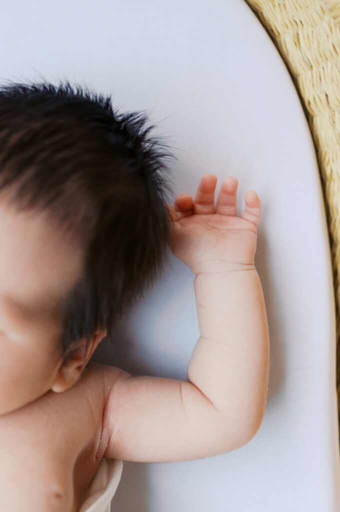 lifestyle newborn photos in fort worth