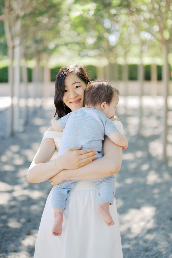 family photos in fort worth at the kimbell art museum