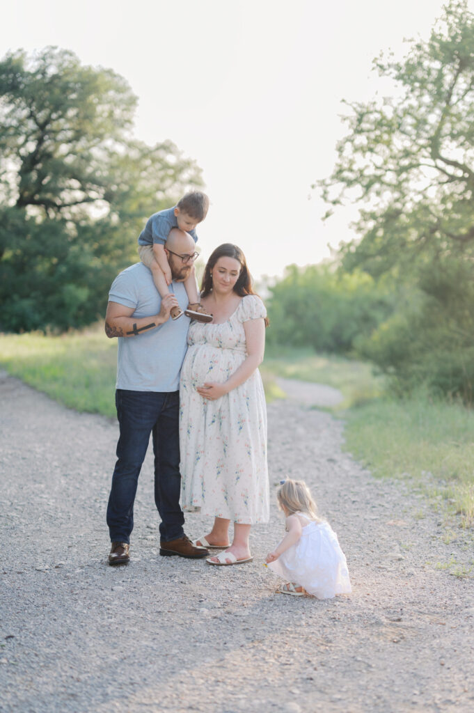 maternity session with twins fort worth and dallas