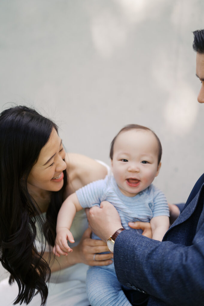 summer family photos at the kimbell art museum in fort worth