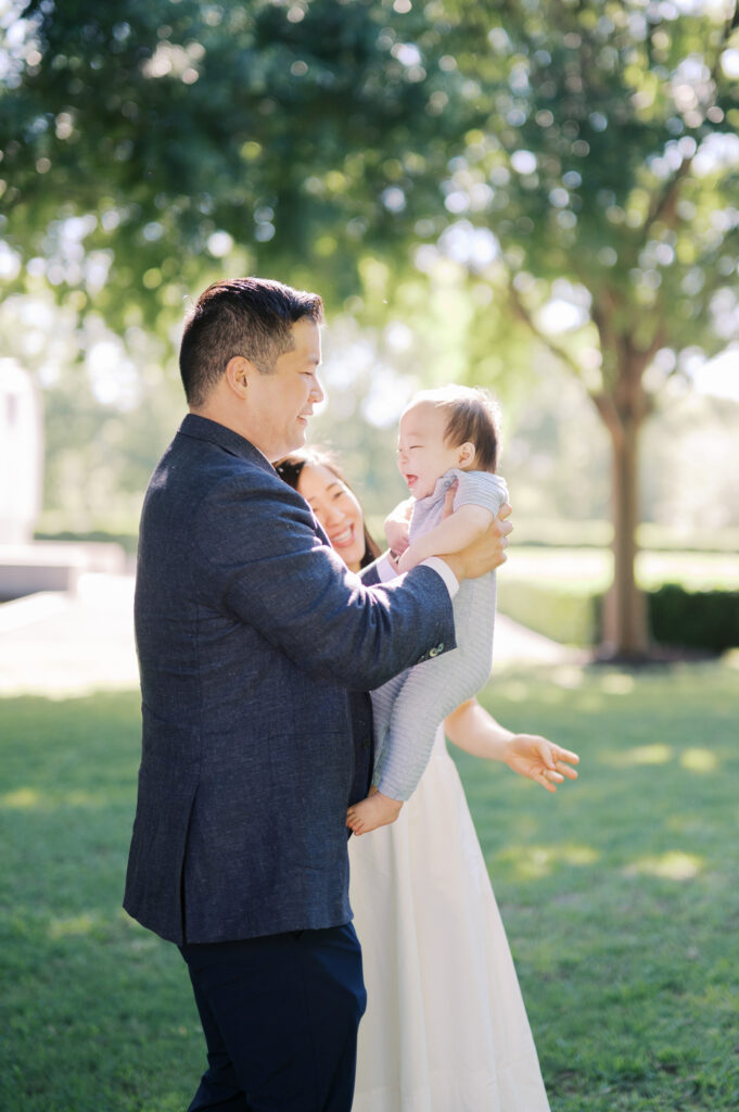 family photos in fort worth at the kimbell art museum