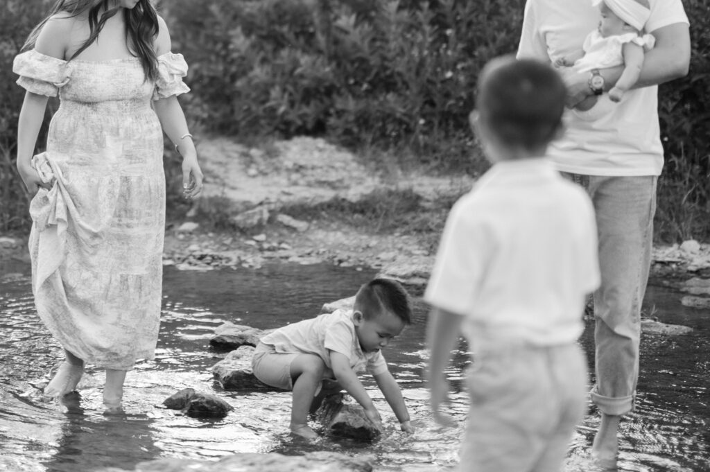 family plays creekside in fort worth