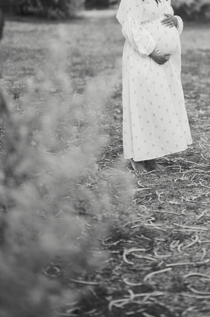 black and white maternity portrait, fort worth maternity photographer