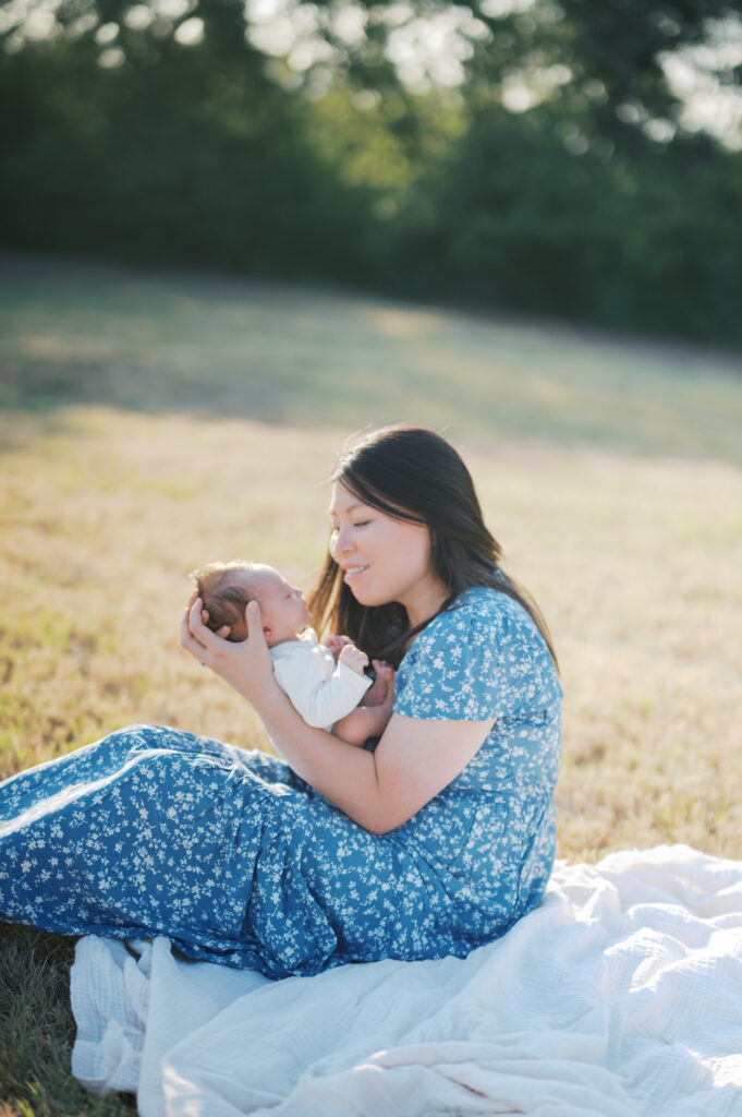 outdoor newborn photos in fort worth