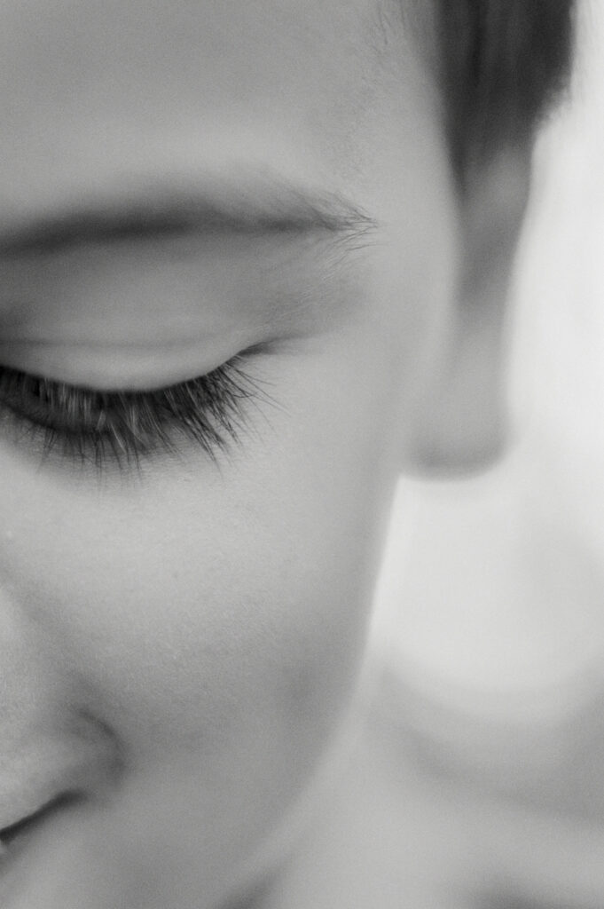 detailed photo during fort worth outdoor family photos