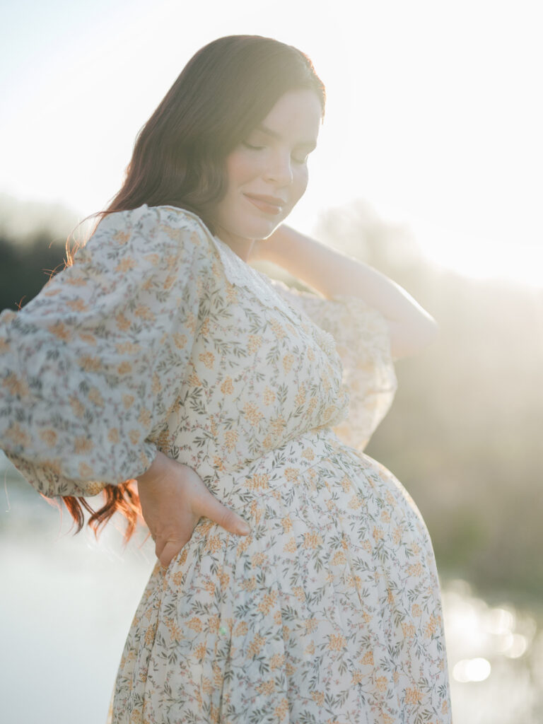 maternity photography in DFW, creekside maternity session